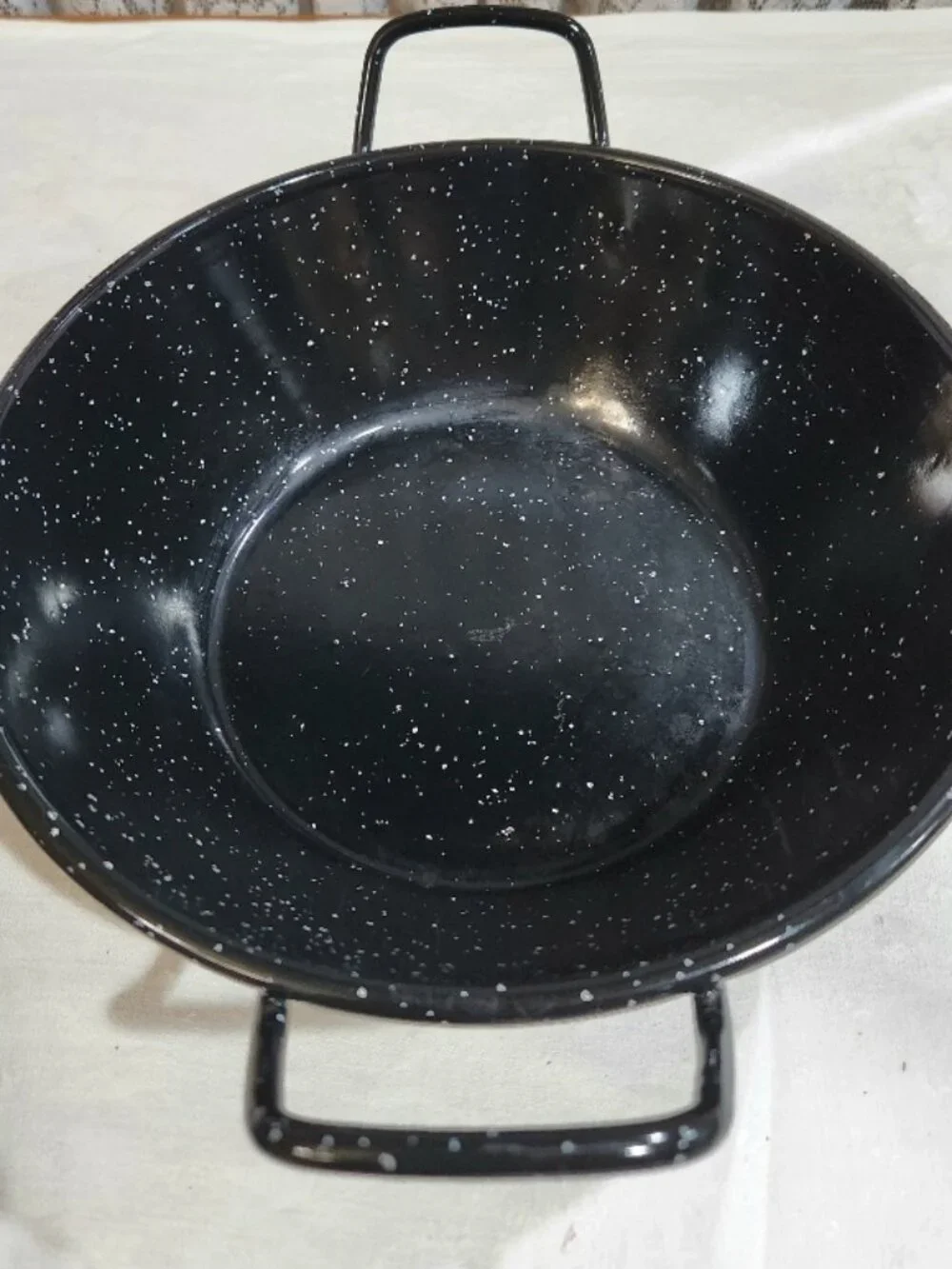 Black Speckled Enamelware Pan w/Handles 9.5 inch